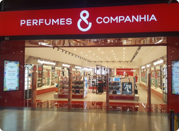 Perfumes & Companhia
