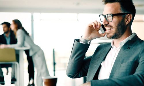 The Future of Customer Experience in Financial Services: Towards a Connected, Apple-like Experience